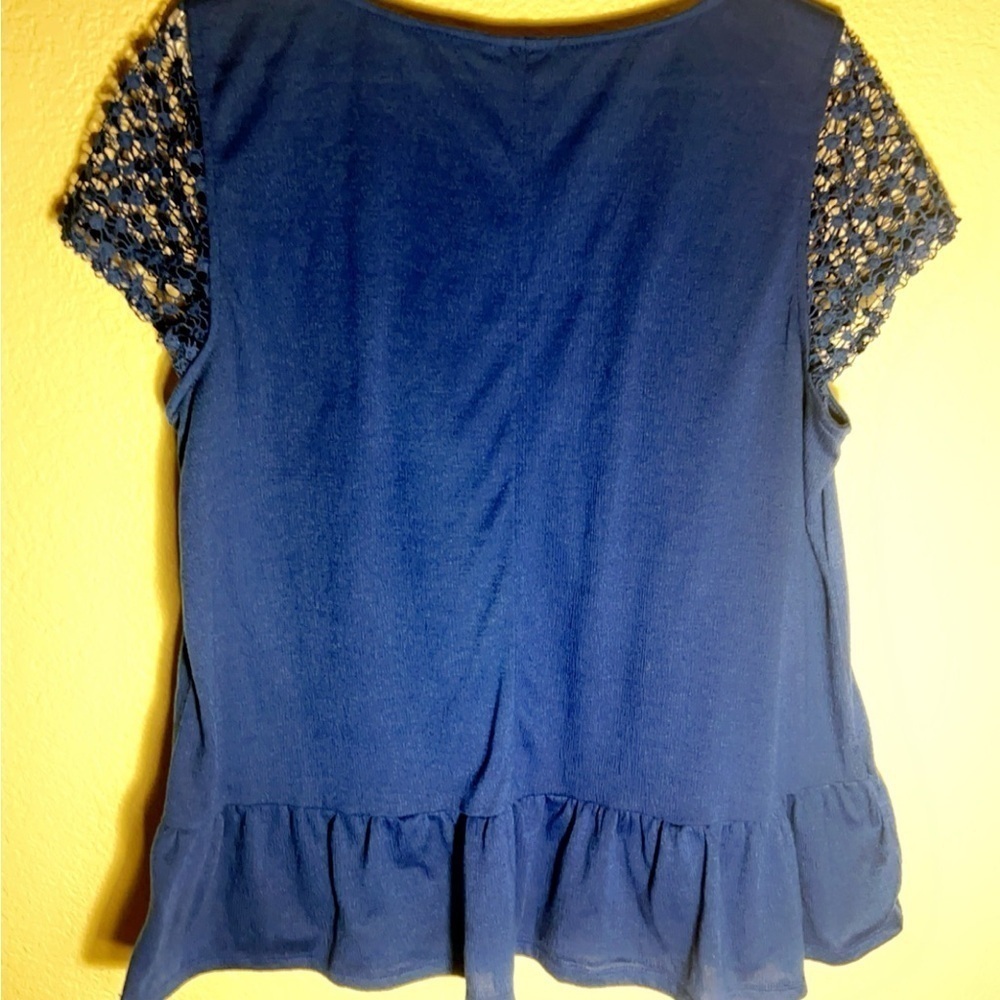 LARGE CATO Crochet Top Blue - Picture 10 of 12